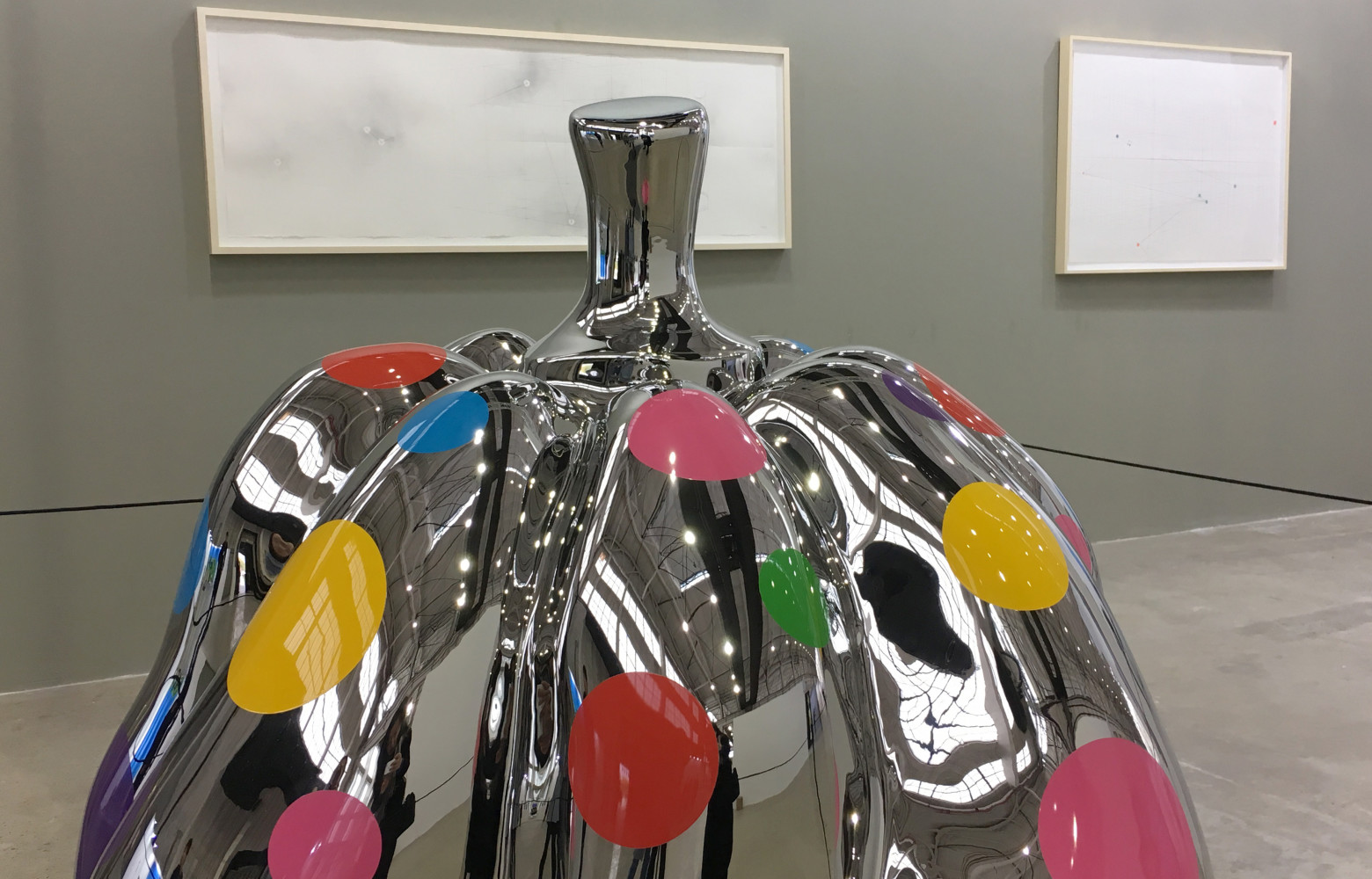 Sculpture de la star de l'art contemporain japonais Yayoi Kusama (Ota Fine Arts, Tokyo).