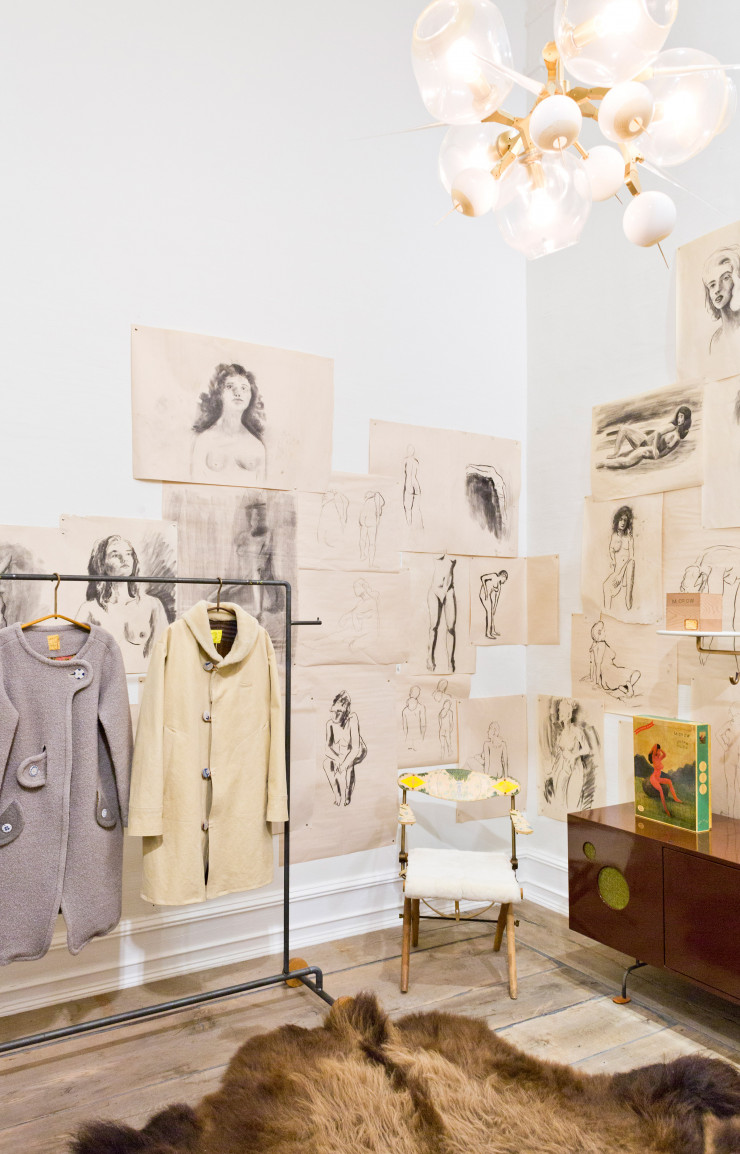 Dans le concept-store M. Crow, on trouve des jouets d’enfants, des vêtements et des meubles édités par la marque maison BDDW.