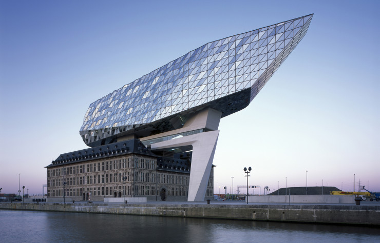 La Maison du Port de Zaha Hadid.