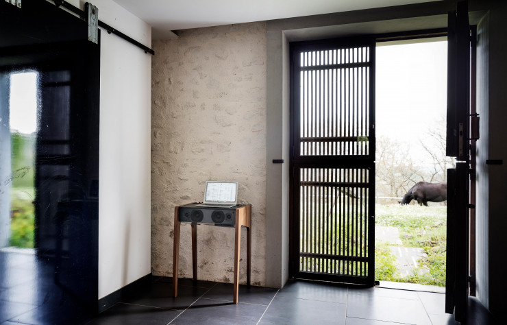 La LD 120 de La Boîte Concept, une typologie originale, entre console et enceinte hi-fi.