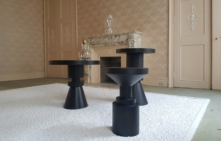 Les Chess Stool d’Anna Karlin à la galerie Triode à Paris Déco Off 2017 (sur rendez-vous).