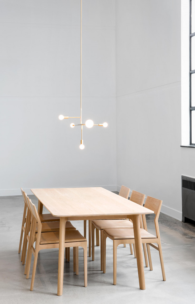 Suspension « Cliff » en laiton (Lambert & Fils).
