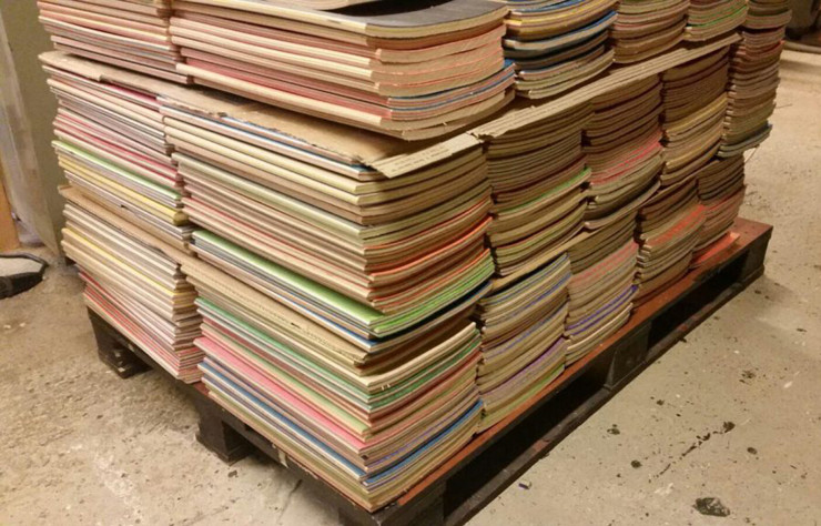 La compagnie récupère des skateboards issus de toute l’Europe mais toujours fabriqués à partir de bois écologiques.