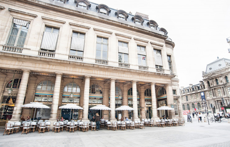À l’extérieur, la nouvelle terrasse prend, aujourd’hui, toute sa dimension.