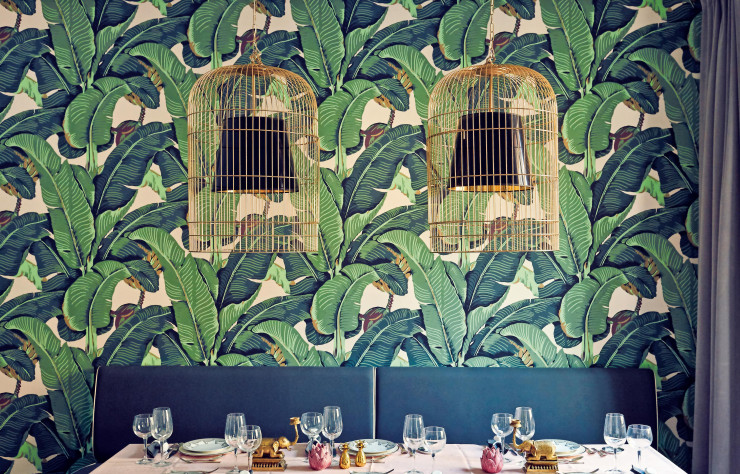 La tendance Yves Saint Laurent résonne avec la vogue du vert greenery.