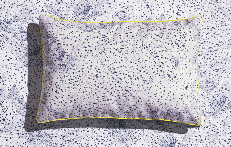 Les points du motif « Dots » imaginé par Shelley Steer se combinent pour créer un motif de feuille.