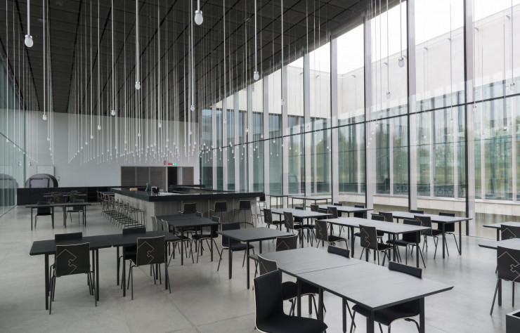 Au restaurant du musée, architecture d’intérieur et mobilier sont « made in Estonia ».