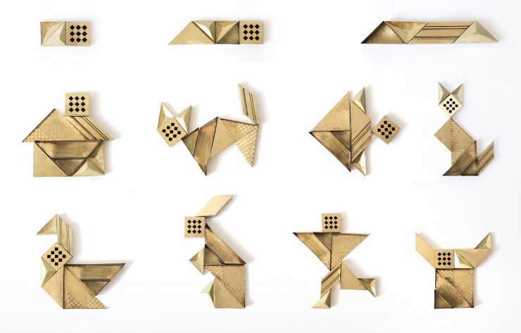 Le nécessaire de bureau « Thaigram », créé par les designers de Coth Studio et réalisé en laiton par des artisans graveurs.