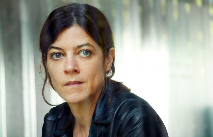 Coutumière des expérimentations, la directrice de création de la marque de tapis et tissus Kinnasand, Isa Glink, cherche pour chaque collection à produire l’inattendu.