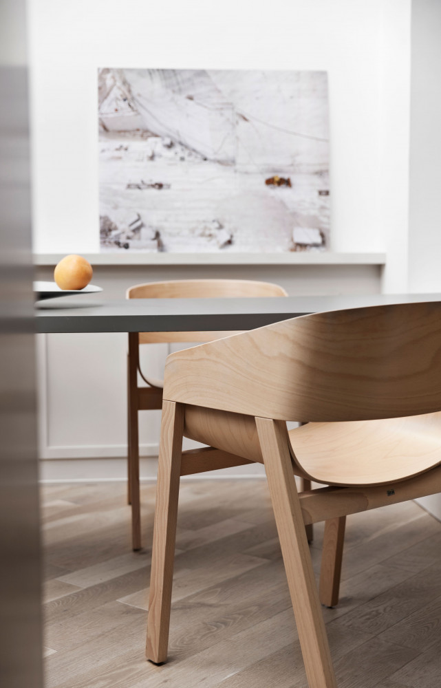 Chaise « Merano » du designer italien Alexander Gufler (Ton).