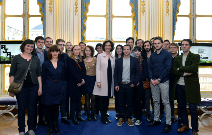 Les 20 lauréats en compagnie de la ministre de la Culture et de la Communication, Audrey Azoulay.