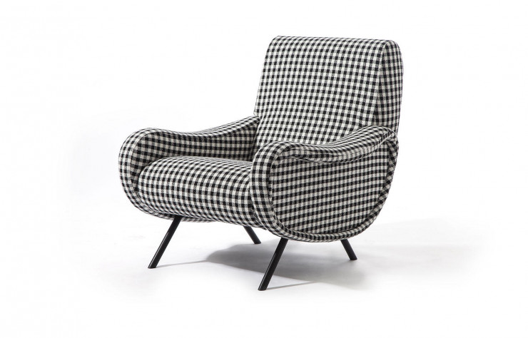 Le fauteuil Lady est un prodige technologique grâce à l’utilisation de caoutchouc mousse en lieu et place du rembourrage traditionnel. Et côté confort aussi, c’est un modèle… Ce qui explique sa longévité.
