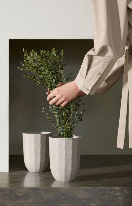 Vases Paper Porcelain de Scholten & Baijings.