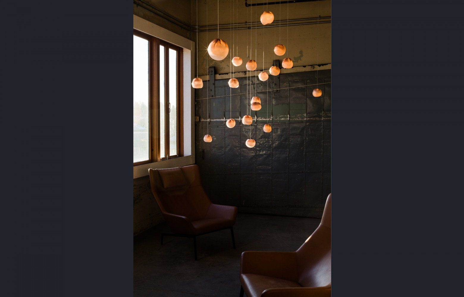 La marque canadienne Bocci poursuit son exploration des formes et matériaux avec la série 84, qui engerme...