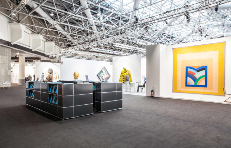 Les 40 galeries d’art contemporain qui participent à artmonte-carlo s’installent pour le week-end dans une salle du Grimaldi Forum, au ras de la Méditerranée.