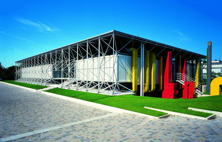 Les bureaux de B&B Italia, crées par Renzo Piano et Richard Rogers en 1971.