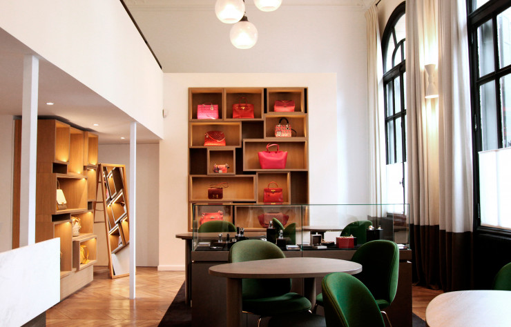 Le showroom parisien du site de vente d’objets de luxe de seconde main sur Internet, Collector Square, a été réaménagé par Charles Zana dans un hôtel particulier du VIIe arrondissement.