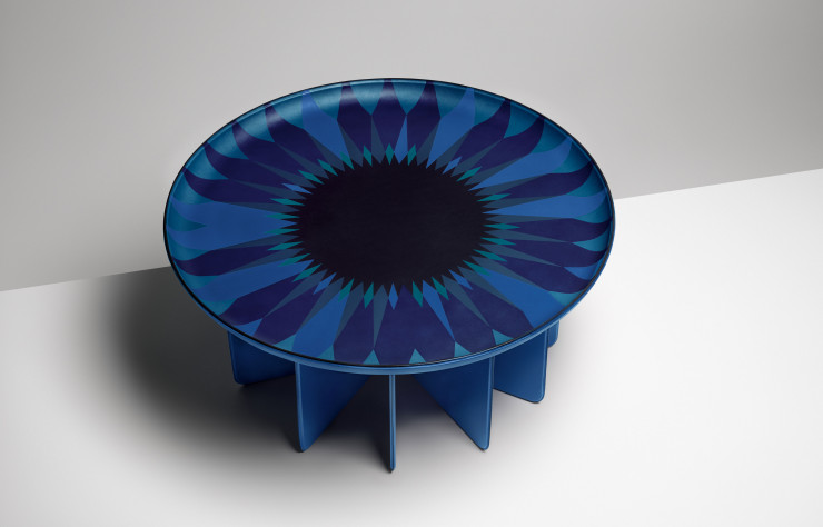 India Madhavi intègre la collection avec une table basse baptisée « Talisman ».