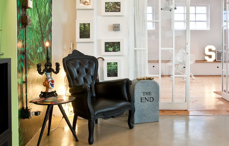 Avec le lustre, la chaise et le fauteuil « Smoke », Maarten Baas a contribué à l’éclosion de Moooi, l’éditeur de mobilier né en 2001 sous l’impulsion de Marcel Wanders et Casper Vissers.