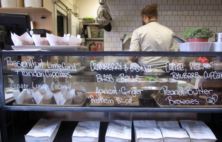 Au coffee-shop Industry Beans, cupcakes et cookies savoureux accompagnent les cafés.