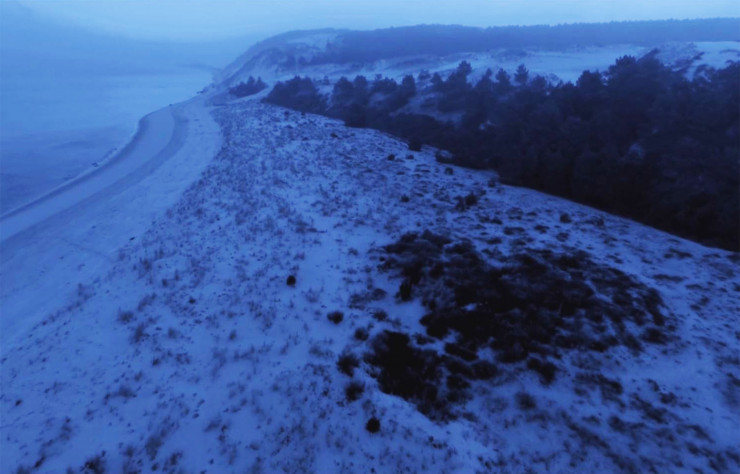 Une des dix vidéos, « Landes » : Pierre Jaffrès et Pierre Lan s’appuient sur le paysage et ses immensités pour proposer une vision de leurs origines.