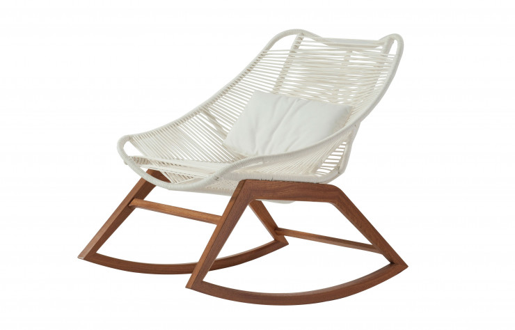 Fauteuil à bascule Wishbone d’Antoine Fritsch et Vivien Durisotti. Roche Bobois.