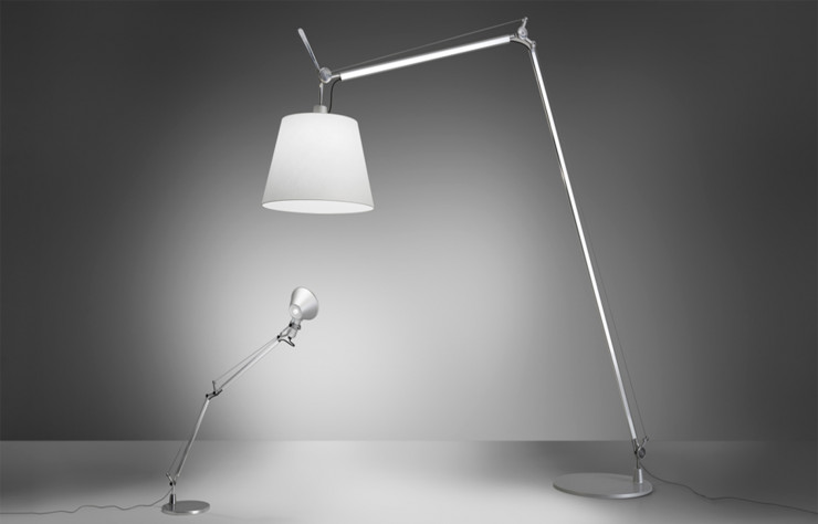La nouvelle Tolomeo Maxi, 30 ans après la création du modèle original par Michele de Lucchi et Giancarlo Fassina.