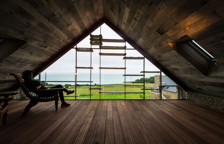 Pour une déconnexion totale face à la mer, La Ferme du Vent, à côté de Cancale. Architecture signée Christophe Bachmann et petits plats, Roellinger.
