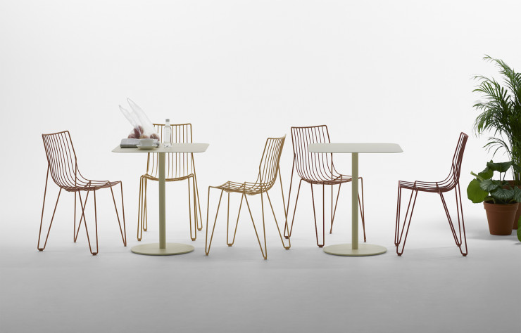 Les chaises à la ligne épurée de la collection Tio de Chris David pour Massproduction.
