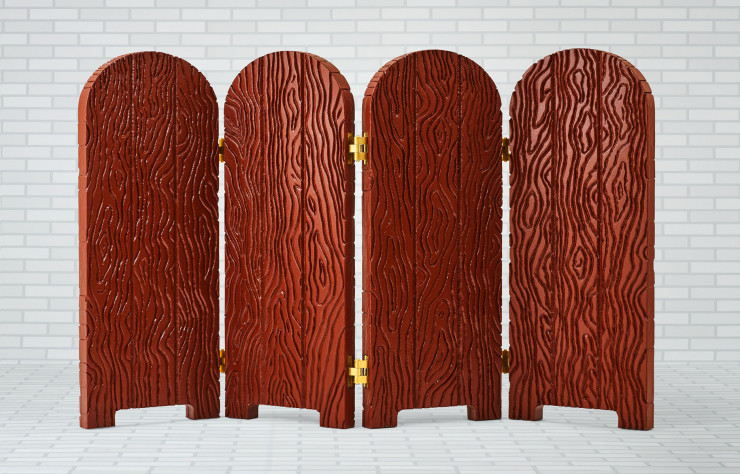 Fence, le paravent qui imite le bois de sequoia : de la parodie de toc totalement assumée !