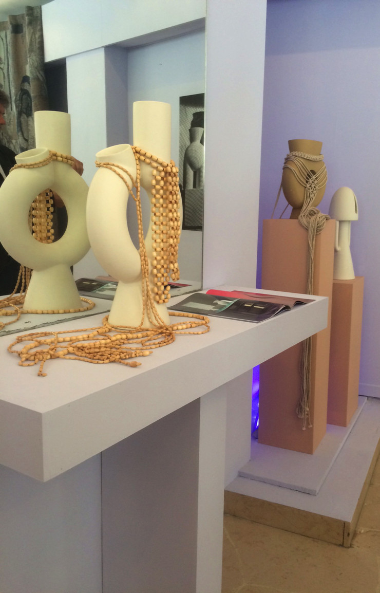 Les objets de Valentina Cameranesi exposés à la Galerie (place Vincent Raspail).