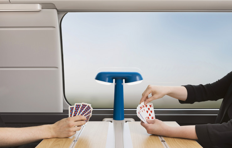 La lampe SNCF dans sa version bleue.