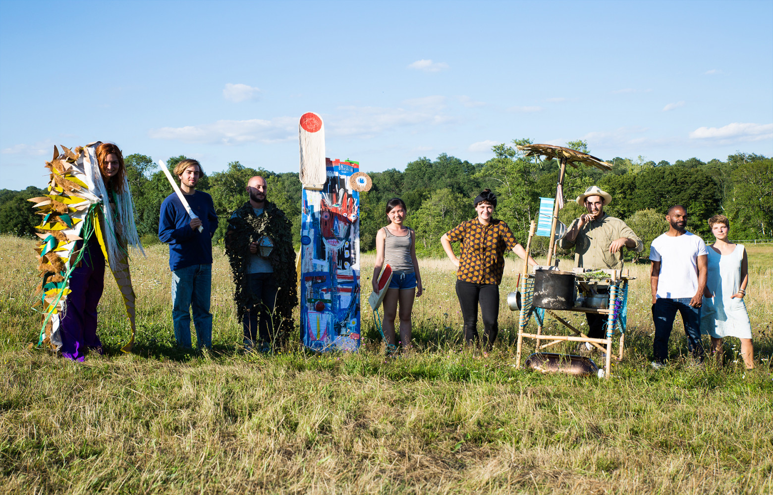 L'équipe au complet avec les créations conçues pour ce safari imaginaire et poétique.