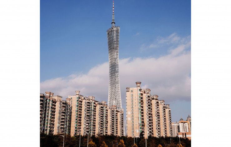 La vrille blanche de la Canton Tower, dont l’aiguille culmine à 600 mètres de hauteur, est l’œuvre des architectes néerlandais Mark Hemel et Barbara Kuit.