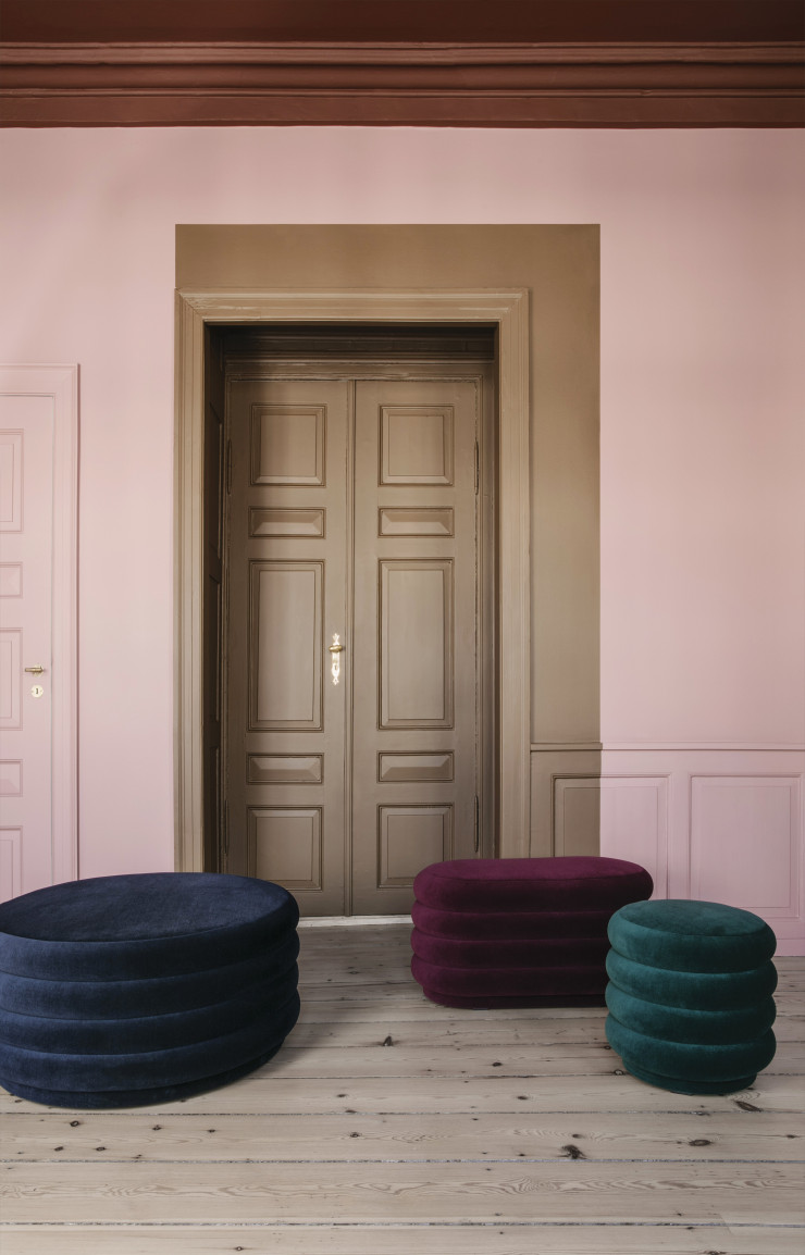 Poufs (de 599 € à 1 079 €).