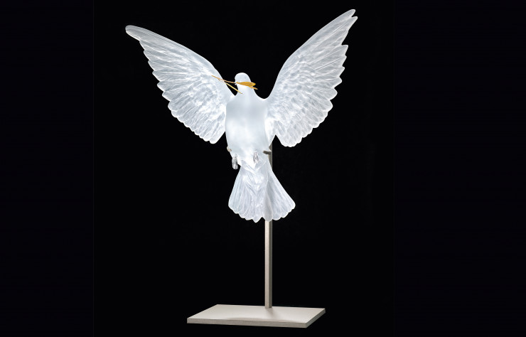 HD-88051101-ETERNAL-TRUTH-Clear-and-Gold-2-Photo-François-Fernandez-©-Damien-Hirst-Science-Ltd-and-Lalique