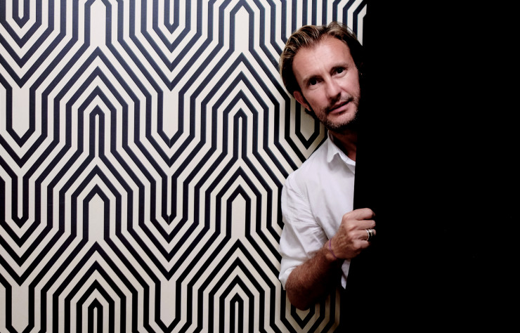 Architecte et joaillier, Marc Deloche est habitué à mixer les univers de la mode et du design. Pour réaliser les décors de sa boutique toulousaine, par exemple.