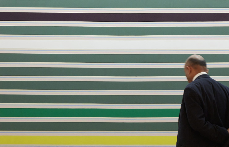 « Shadowline » (1967), de Kenneth Noland, au musée Ludwig. Créé à partir de la très riche collection d’art moderne d’Irene et Peter Ludwig, dont ils ont fait don à la ville en 1976, l’institution propose également des expositions temporaires de haute volée.