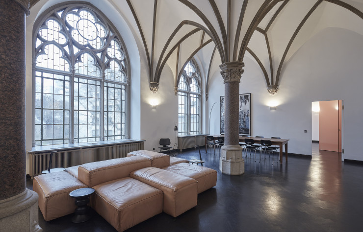 Les voûtes néogothiques offrent des volumes impressionnants.