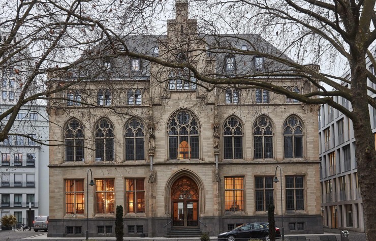 Entièrement rénovées, les anciennes archives de la ville accueillent désormais l’hôtel Qvest.