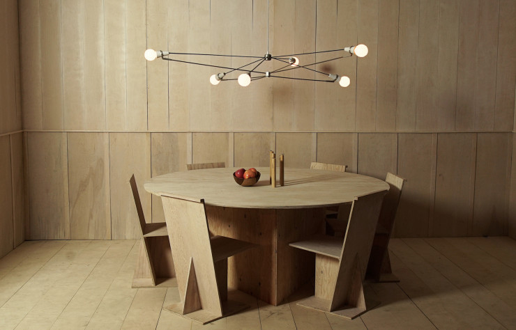 Suspension Church Light de Brendan Ravenhill, présentée chez Triode Design.