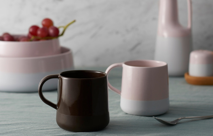Mugs et pichet « Connexions ».