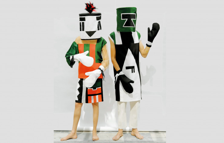 Costumes de l’artiste suisse Sophie Taeuber-Arp inspirés des tenues des indiens Hopi.