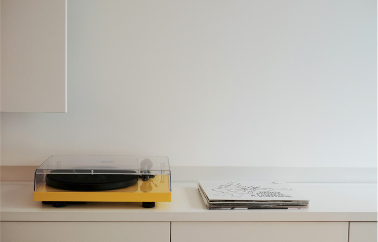 Avec ses platines vinyle épurées, la marque autrichienne Pro-Ject a conquis les fans de déco.