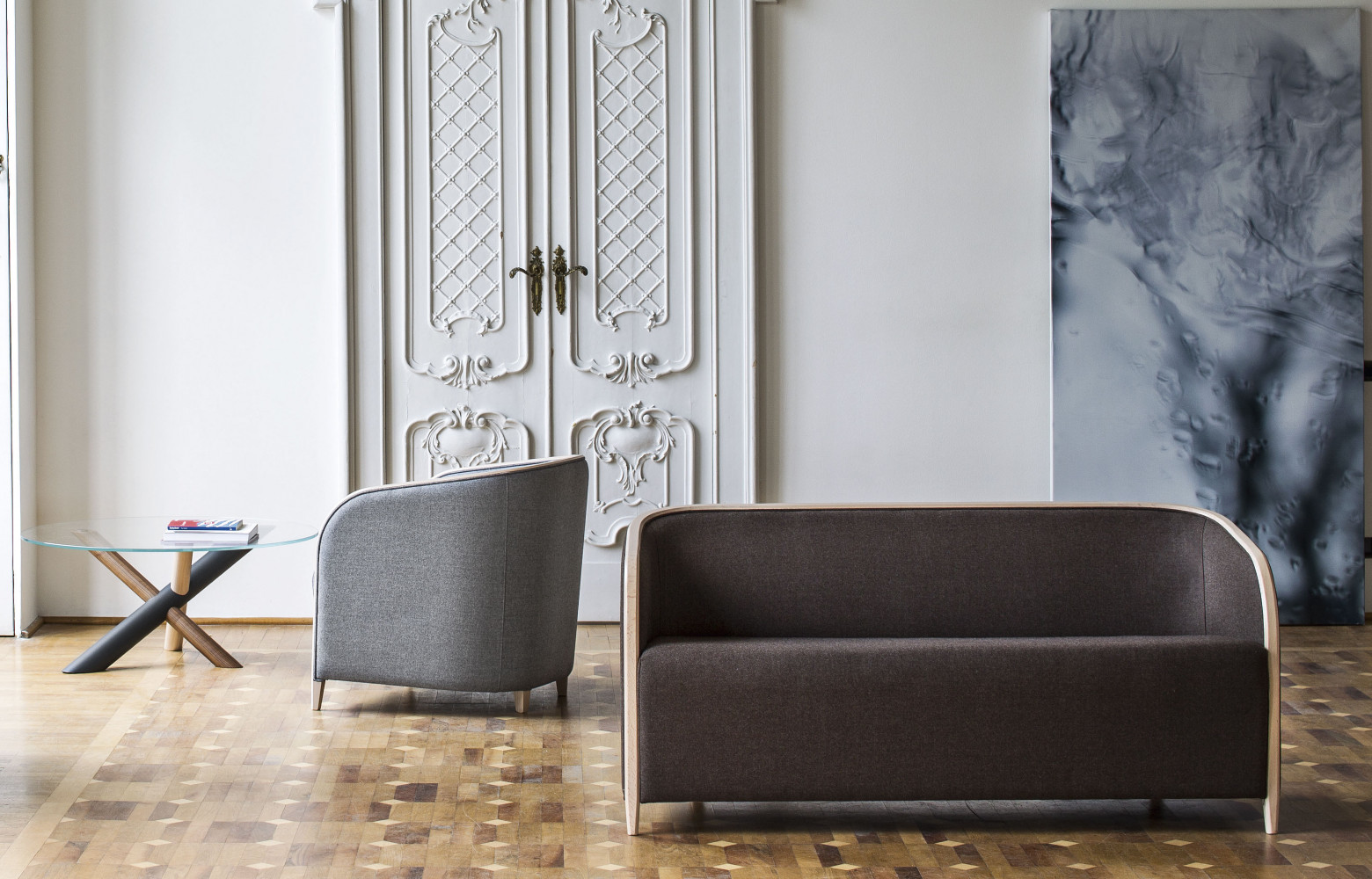 Canapé et chauff euse « Brig », design Nicola Nerboni, 2 450 € et 1 042 €....