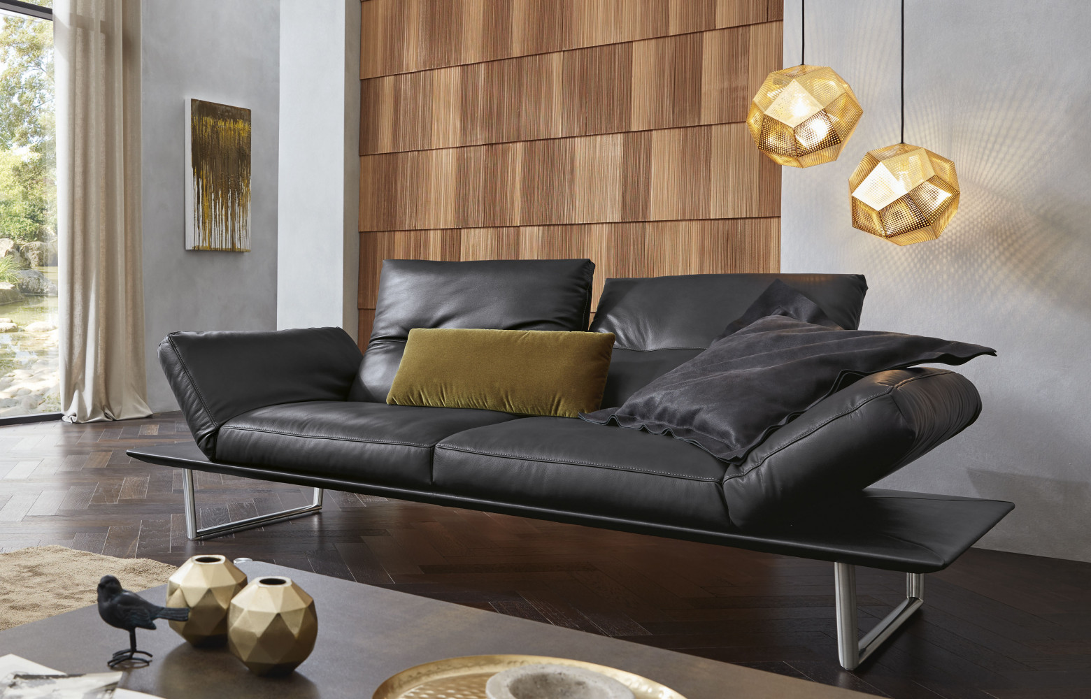 MR 495, 2,5 places, en cuir, 4 810 €. Musterring.