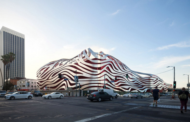 Kohn Pedersen Fox Associates, Petersen Automotive Museum, Los Angeles.