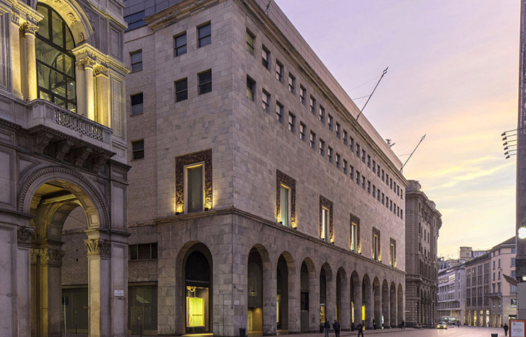 Privilège ultime, la Rinascente profite du cadre historique de la piazza Duomo.