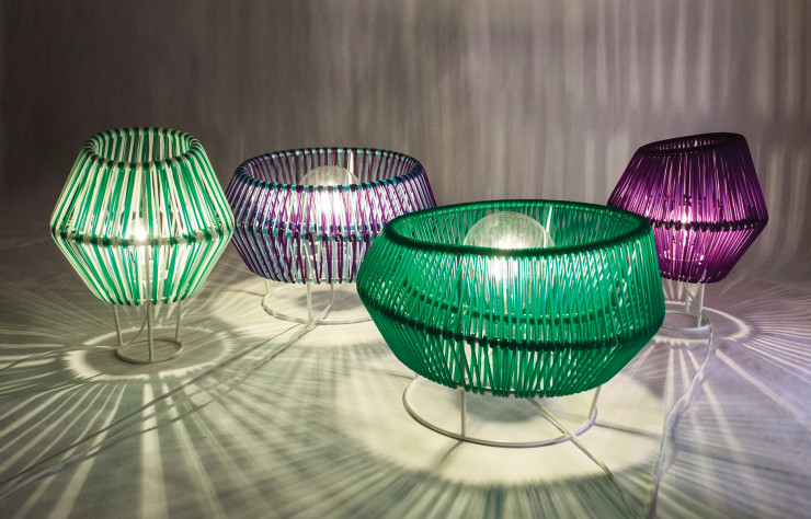 Les lampes du Studio Ventotto jouent sur la transparence des fils de PVC.