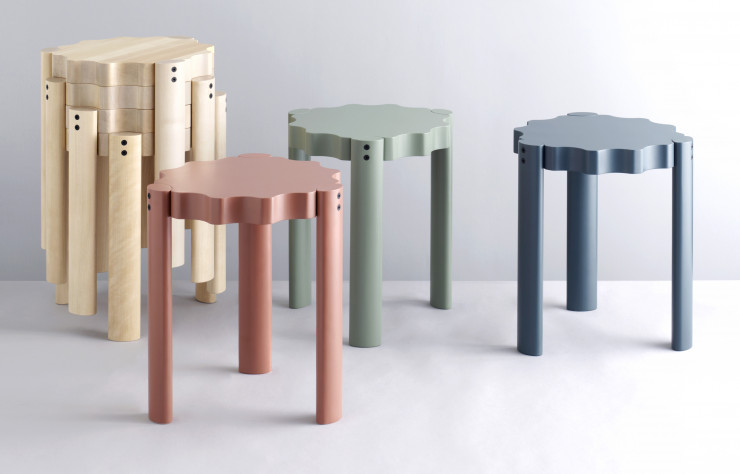 C’est pour un autre pilier du quartier, l’Ace Hotel, qu’il a imaginé les tabourets – naturellement baptisés « Ace Stools » – en bois, empilables et colorés.